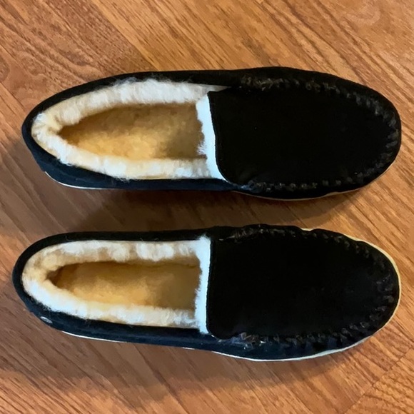 Minnetonka Black Leather Suede Sherpa-Lined Moccasin Shoes 💕 - Picture 4 of 6